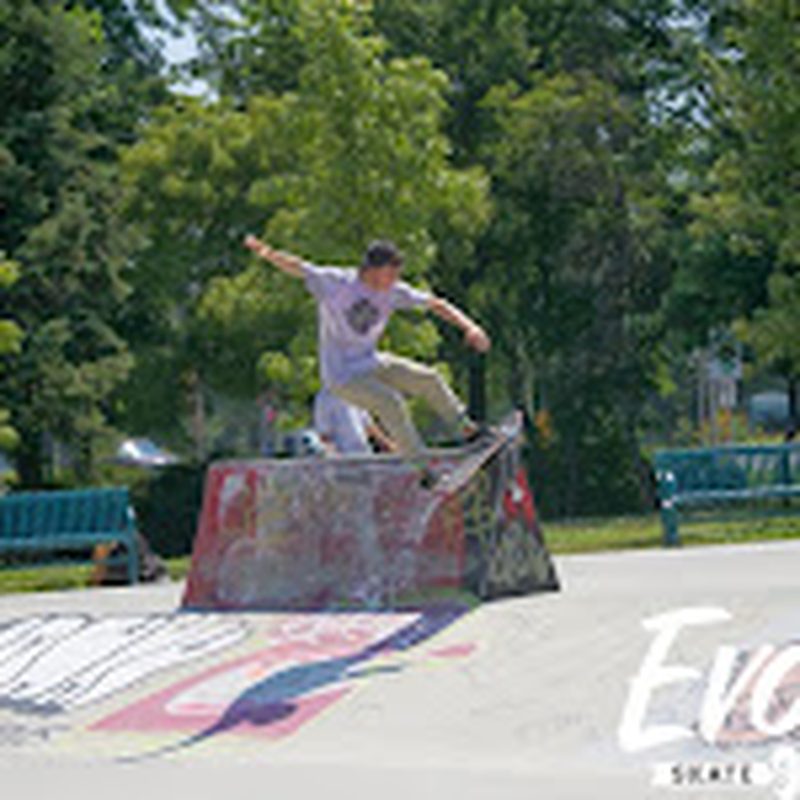  Coach Adam always throws it down when it comes to @evolveskatecamp events #fortheyouth #skateforthekids #skatelife #skateboarding #skateordie 