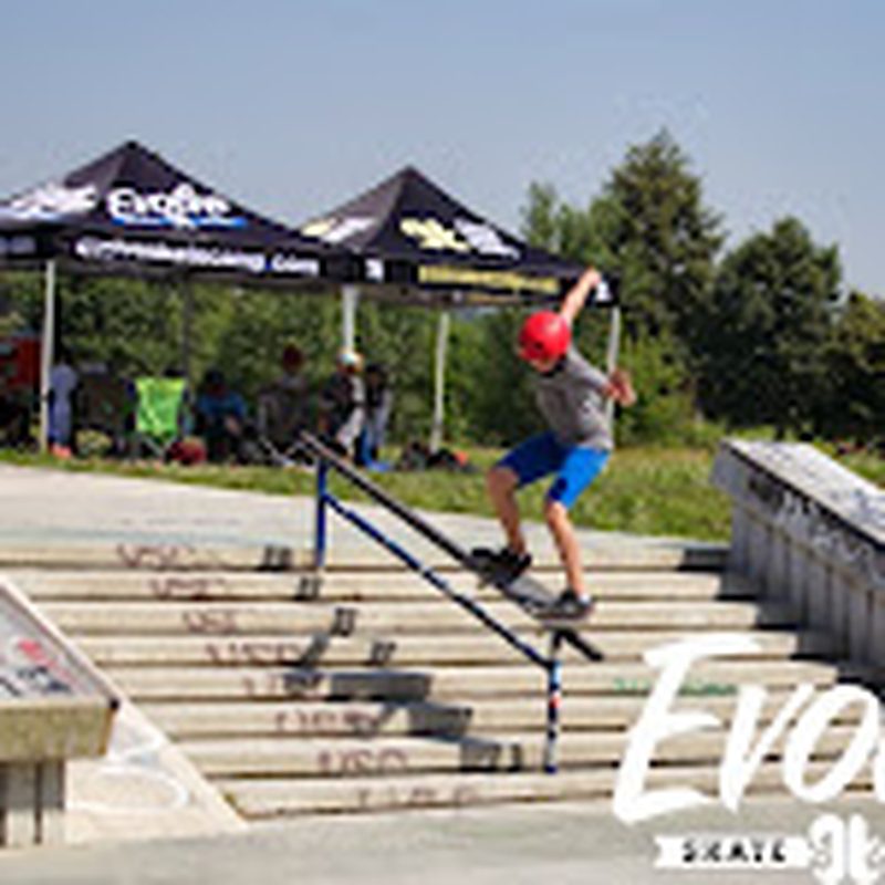  #markbreakcamp happening! Spaces are limited so if you are interested in signing up please go to our website www.evolveskatecamp.com #skateboard #416 #wintersucks #snow #ride 